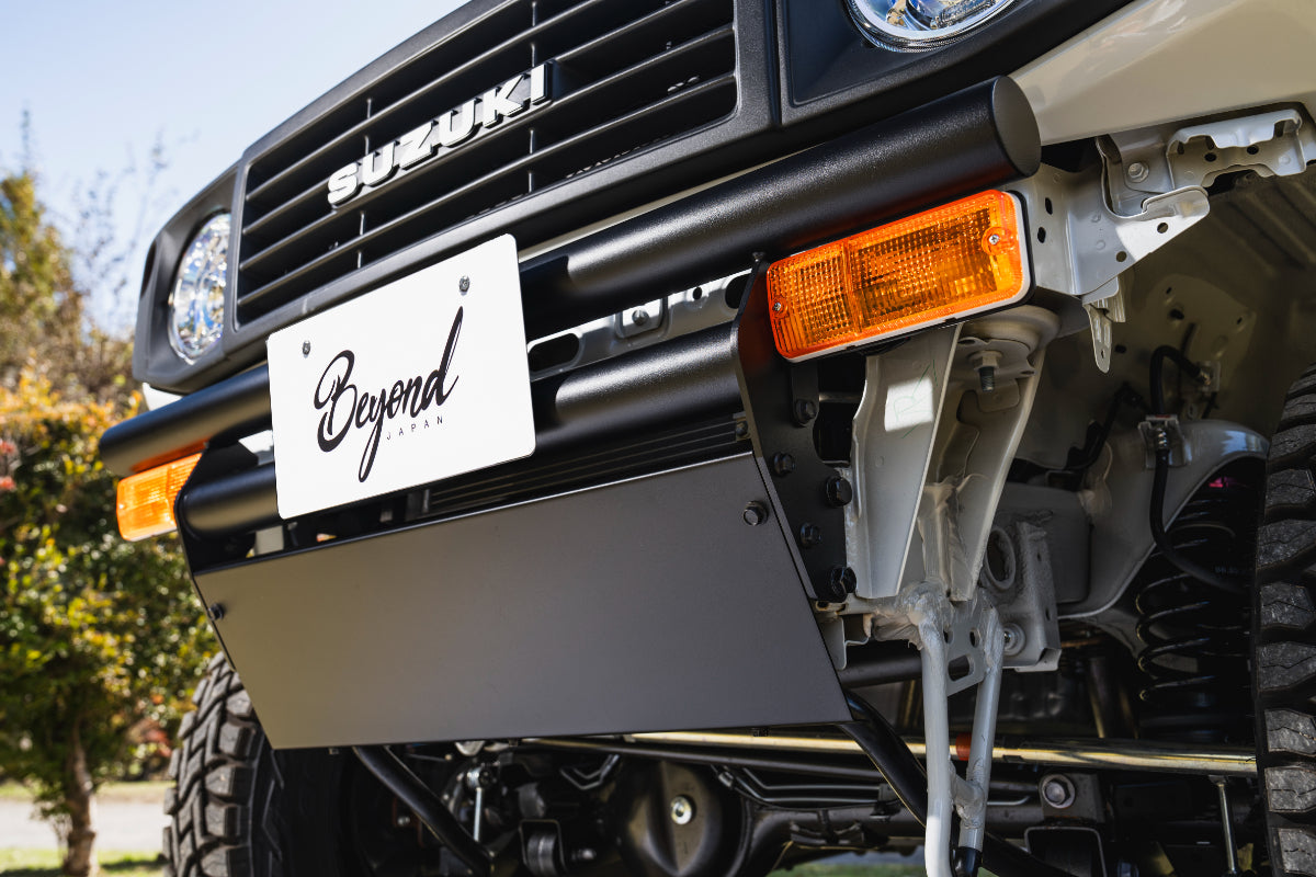 【ジムニー JB64W】 レーヴ フロントバンパー ウインカーステー付き ブラック